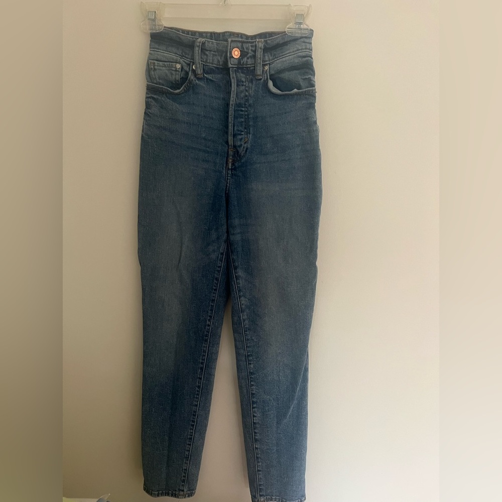 Super Flattering High Rise H&M Mom Jeans Size 0